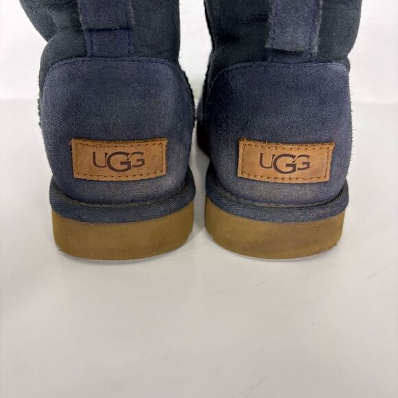 UGG Navy Blue Classic Mini Fur Lined Winter Boots with Tan Bottoms Size 8 - Picture 7 of 10